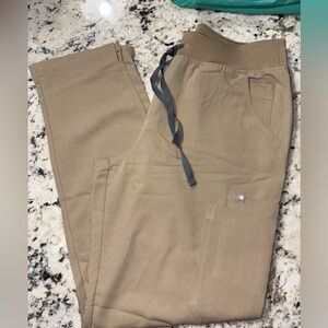 Figs Women's Latte Scrub pants